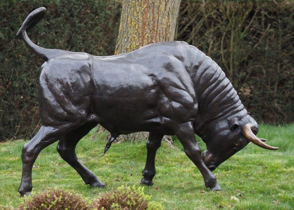 Looking strong tall bronze life size bull statues